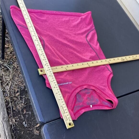 ~Women’s tank top, Brooks size extra small - Picture 3 of 4